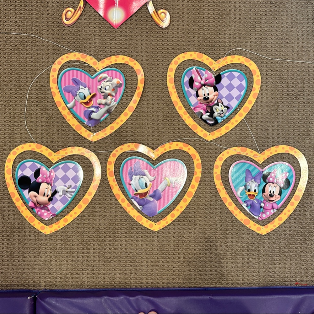 Disney 16pc Minnie Mouse Party Decor - Pink and Purple - Picture 8 of 8